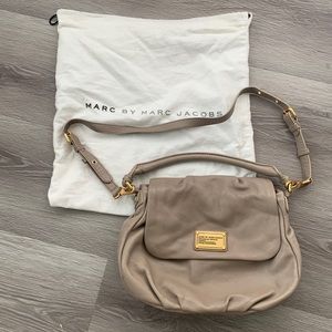 Pre-owned Marc by Marc Jacobs Classic Q Lil Ukita Satchel bag. Color taupe.
